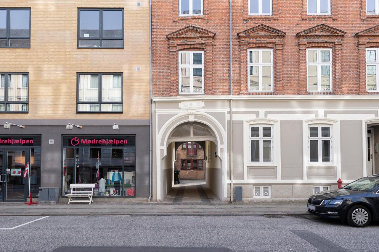 Aday - Apartment Suite 4 Aalborg Center エクステリア 写真